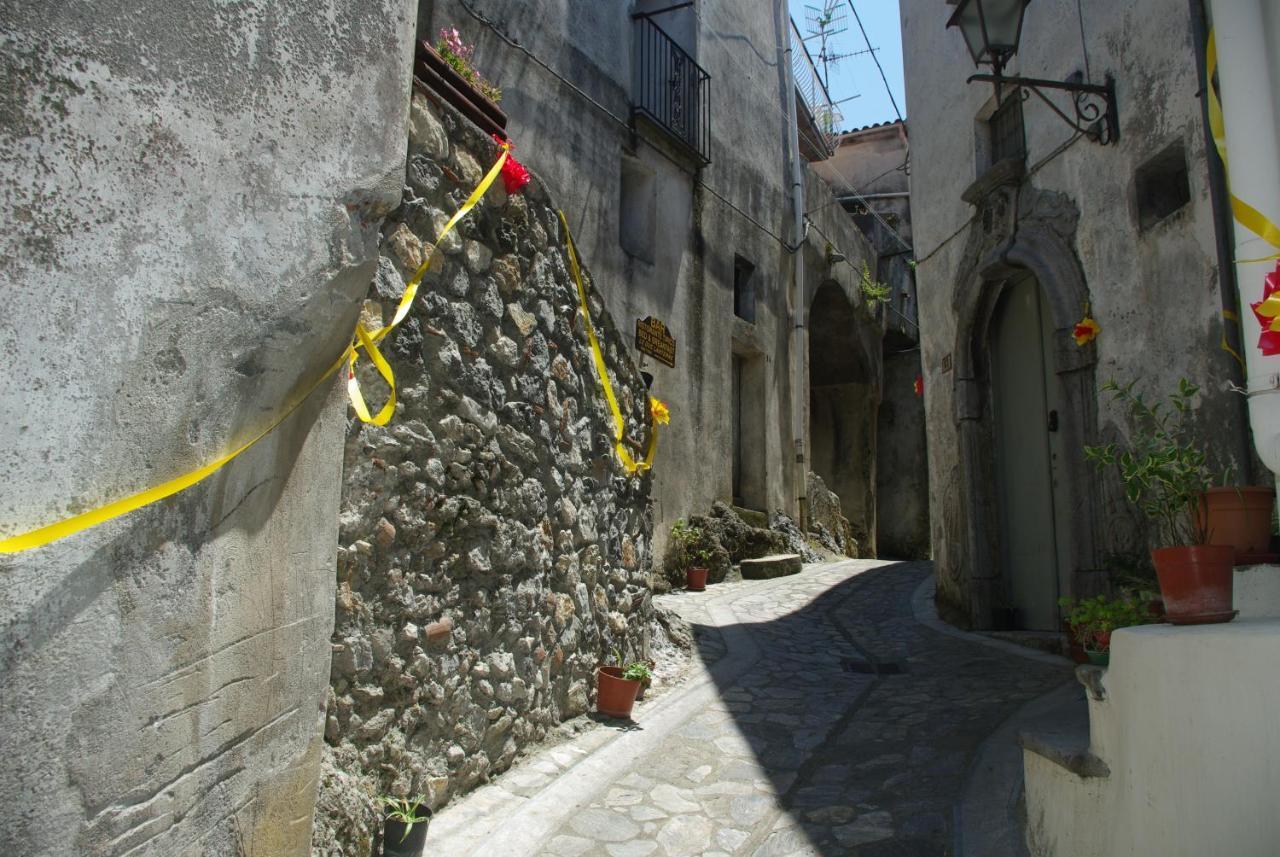 Le Due Lanterne Ξενοδοχείο Aieta Εξωτερικό φωτογραφία